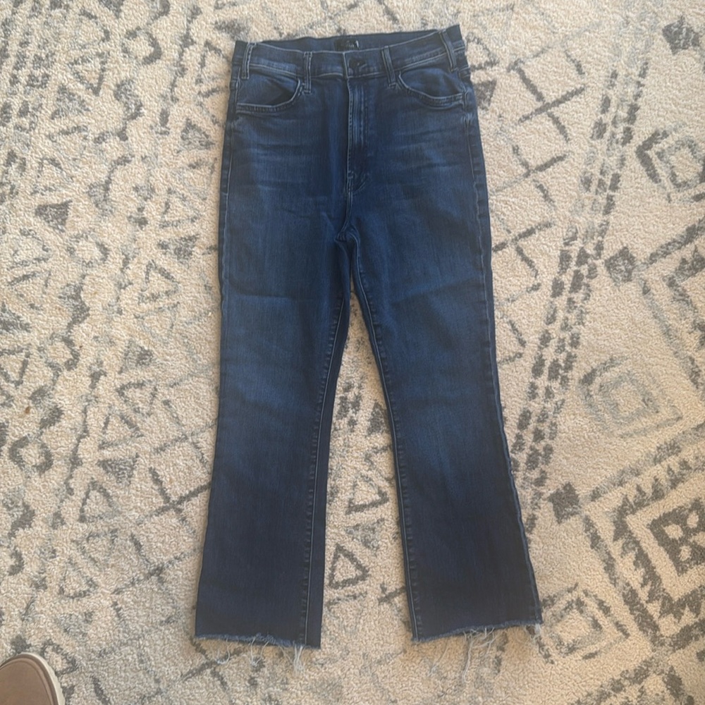Mother Jeans  The Hustler Ankle Fray
Color Mint Condition
